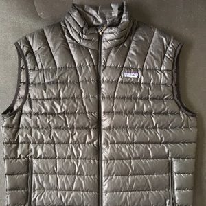 Men’s Patagonia Down Sweater Vest. Black. Size L